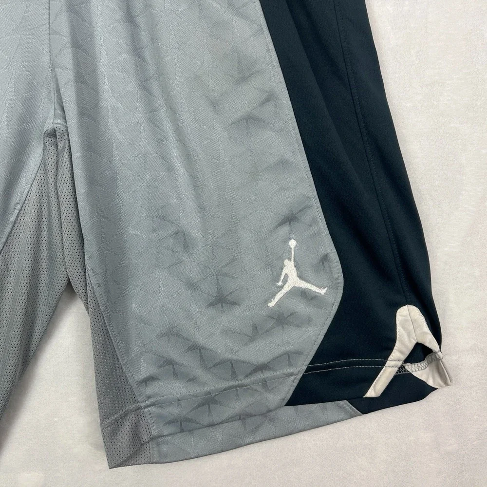Nike Air Jordan Basketball Shorts Mens Small‎ Gray Black Dri Fit All Over Print